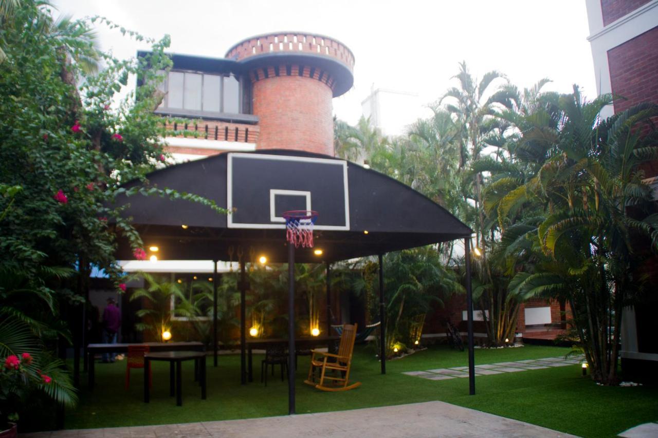 Hotel Brick Castle Chennai Exterior foto