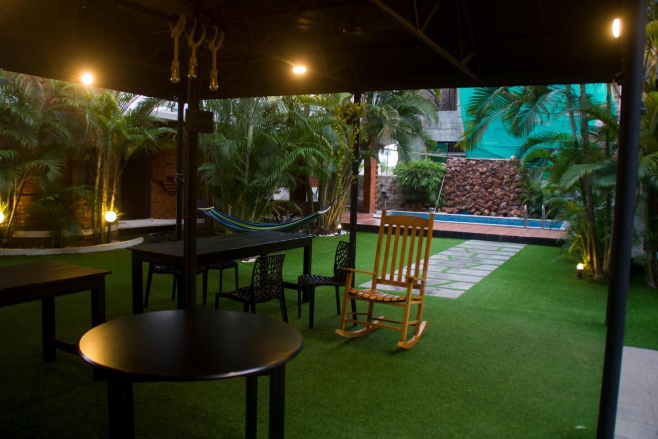 Hotel Brick Castle Chennai Exterior foto