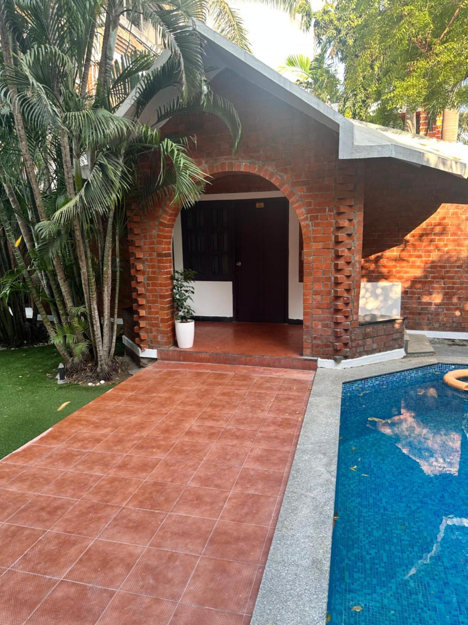 Hotel Brick Castle Chennai Exterior foto