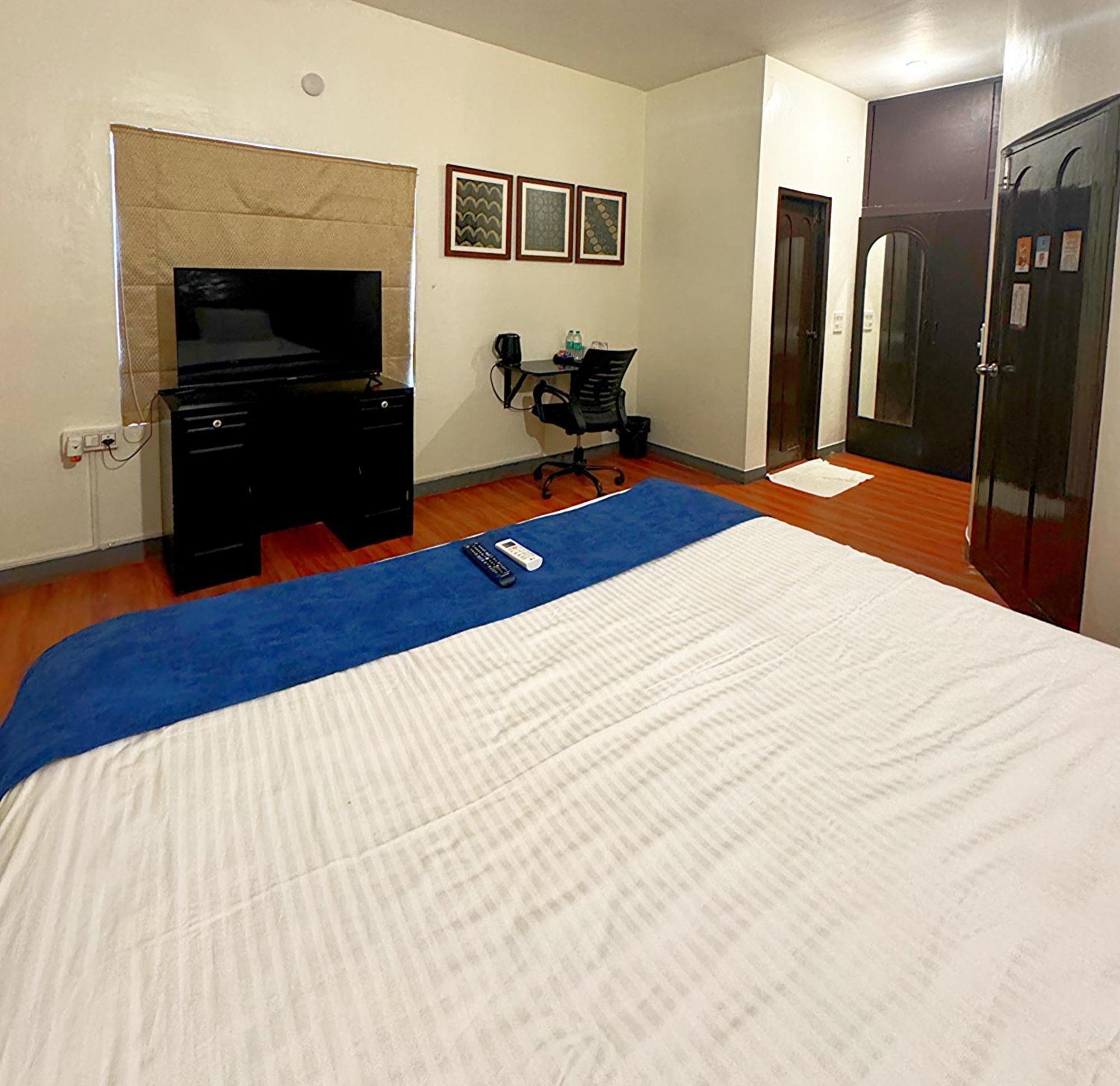 Hotel Brick Castle Chennai Exterior foto